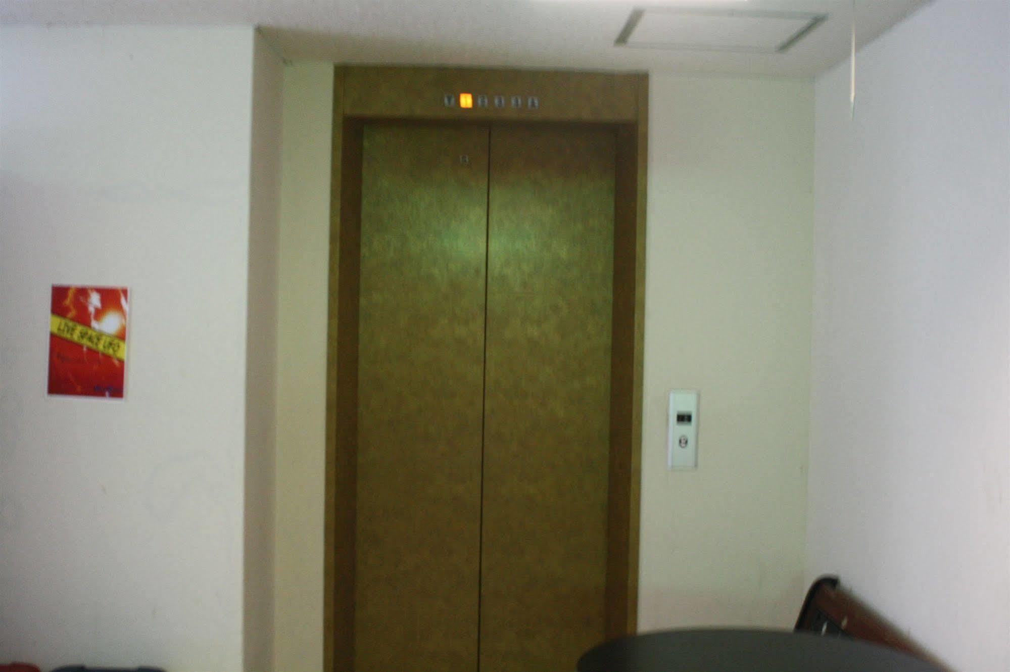 האקובה Red Sun Rooms מראה חיצוני תמונה