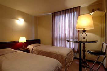 האקובה Red Sun Rooms מראה חיצוני תמונה
